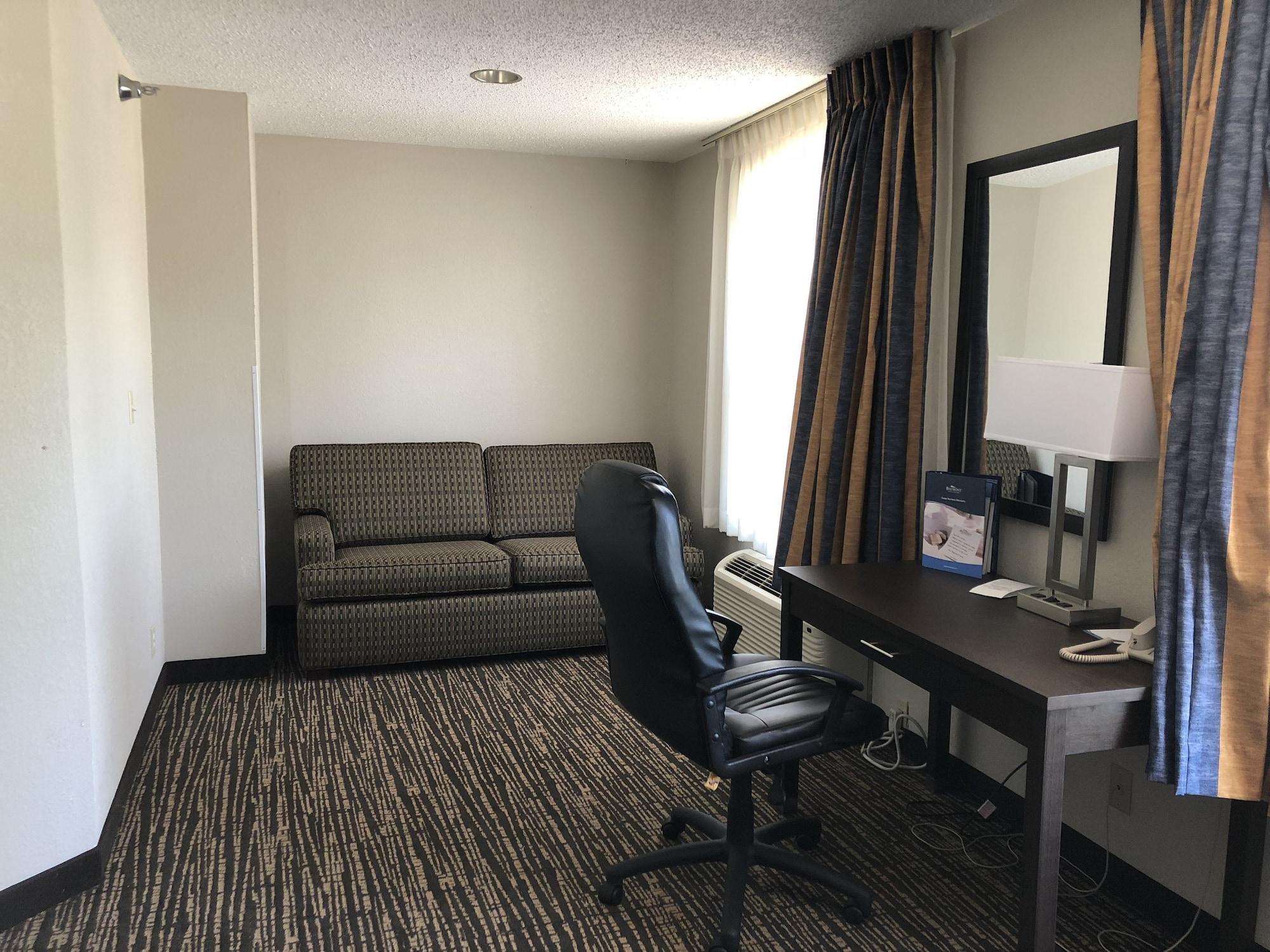 Baymont By Wyndham Washington Hotel Exterior photo
