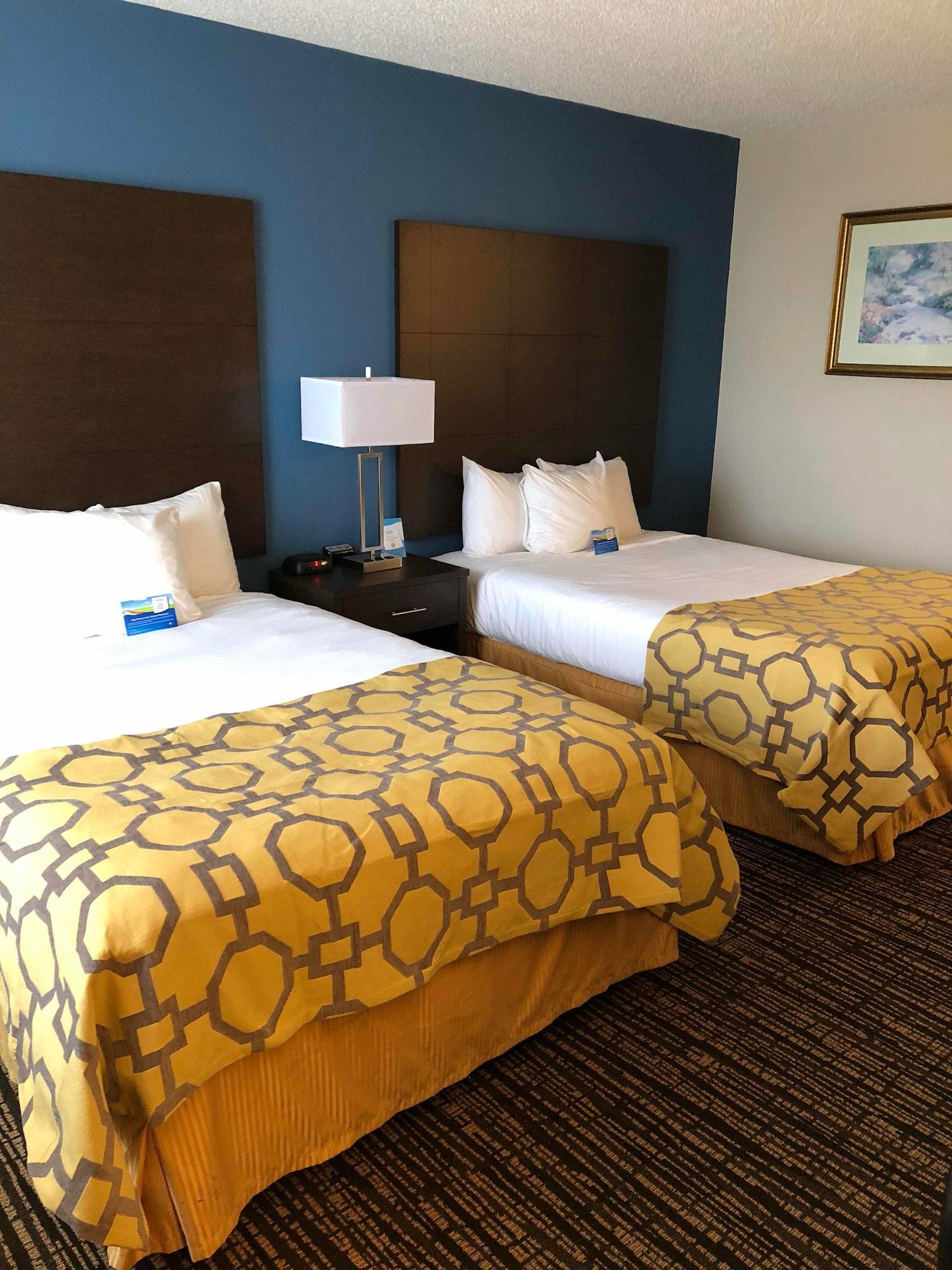 Baymont By Wyndham Washington Hotel Exterior photo