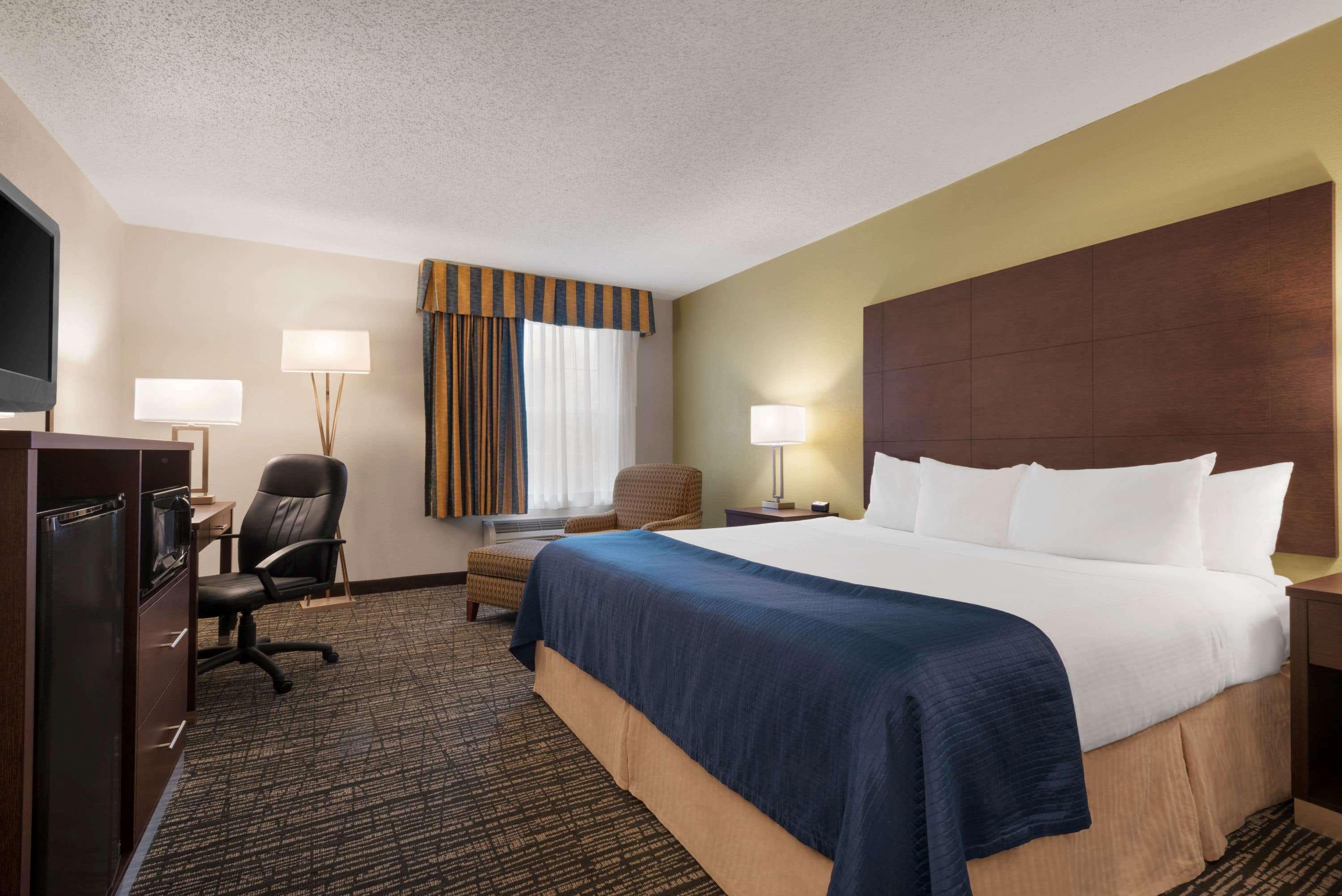 Baymont By Wyndham Washington Hotel Exterior photo