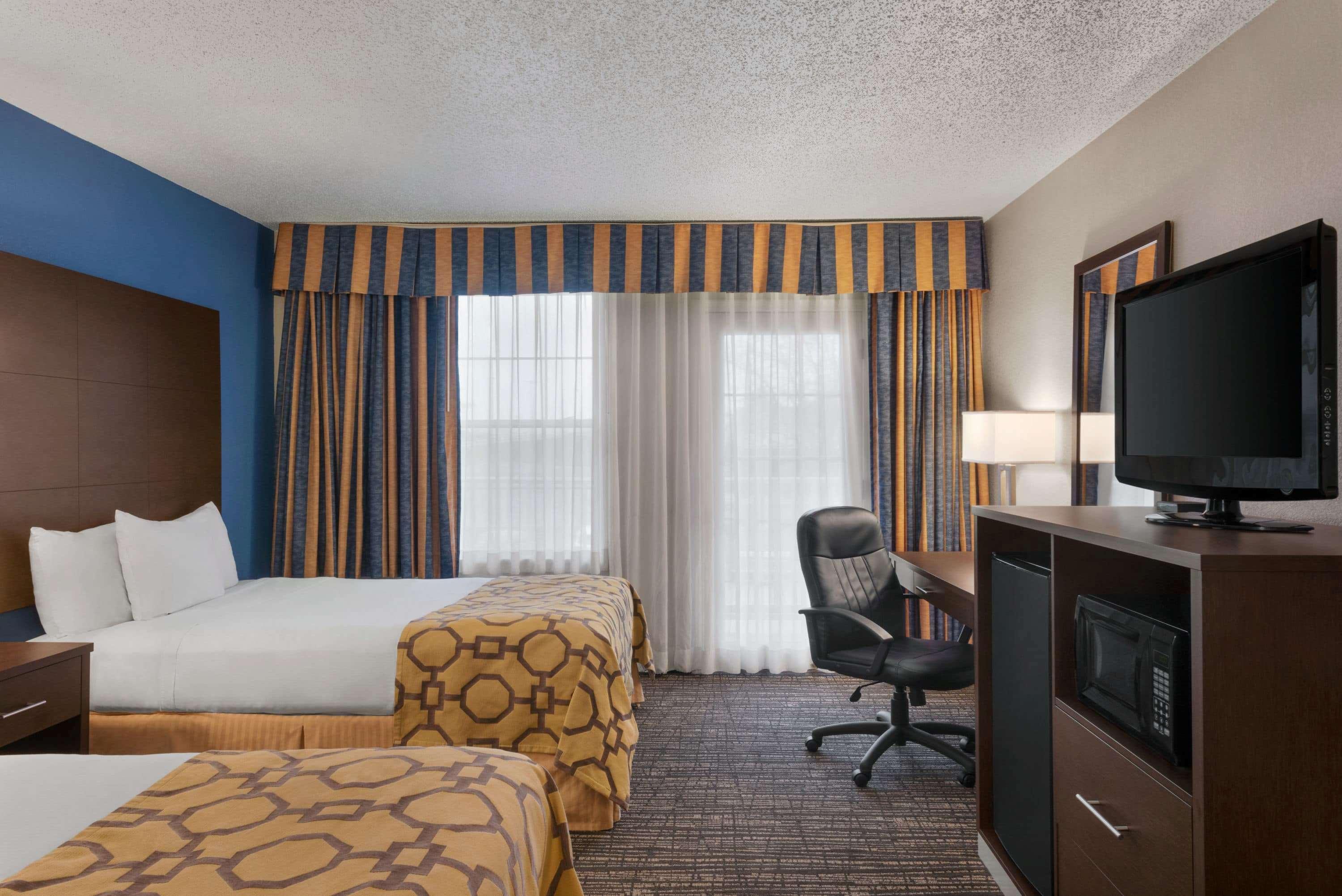Baymont By Wyndham Washington Hotel Exterior photo