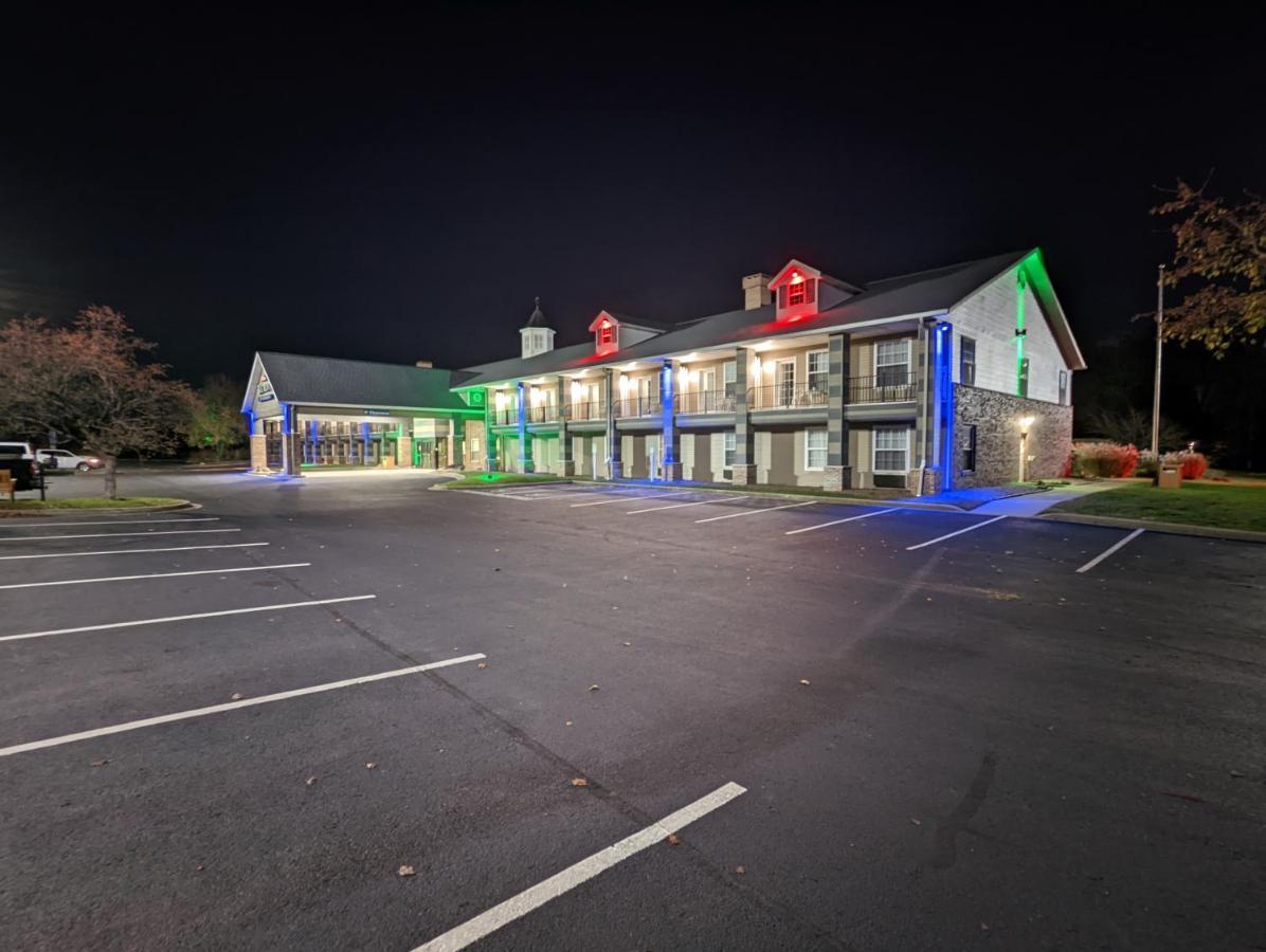 Baymont By Wyndham Washington Hotel Exterior photo