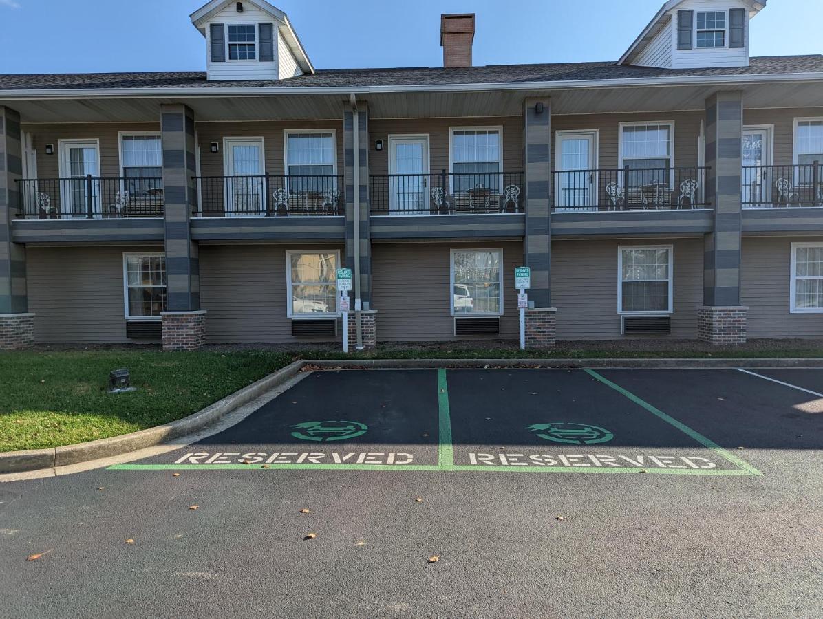 Baymont By Wyndham Washington Hotel Exterior photo