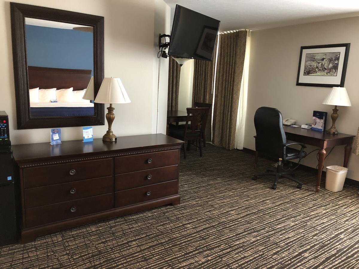 Baymont By Wyndham Washington Hotel Exterior photo