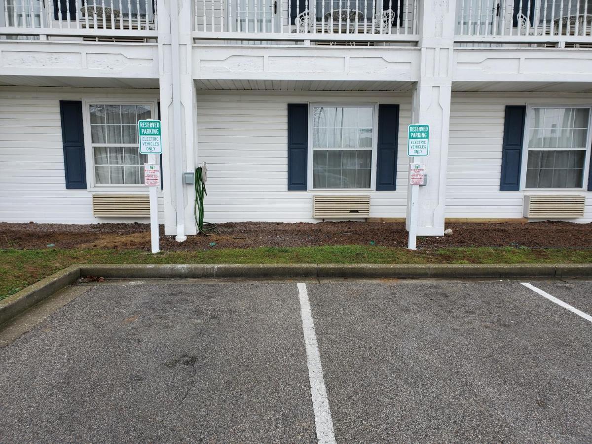Baymont By Wyndham Washington Hotel Exterior photo